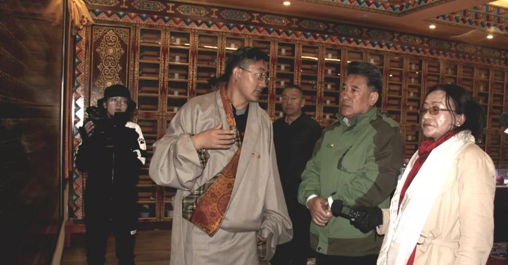 厉害了，央视媒体走进若尔盖藏文中学