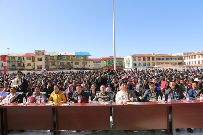 若尔盖藏文中学校园风采